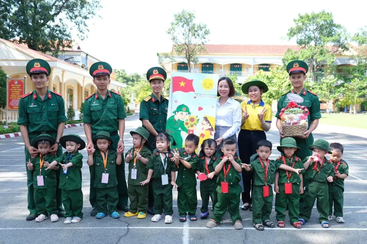 CHÚ BỘ ĐỘI ƠI, CHÚ GIỎI QUÁ!
