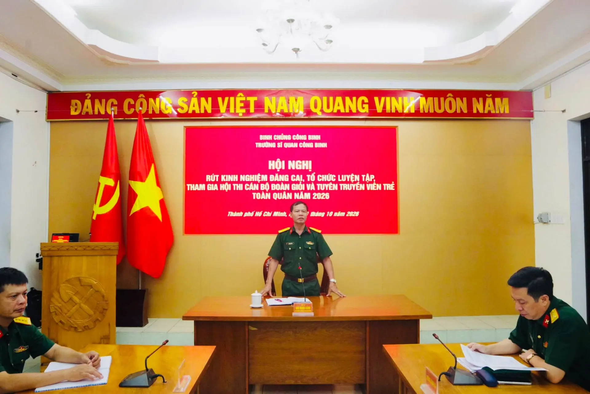 TRƯỜNG SĨ QUAN CÔNG BINH RÚT KINH NGHIỆM ĐĂNG CAI, TỔ CHỨC LUYỆN TẬP, THAM GIA HỘI THI CÁN BỘ ĐOÀN GIỎI VÀ TUYÊN TRUYỀN VIÊN TRẺ TOÀN QUÂN NĂM 2026
